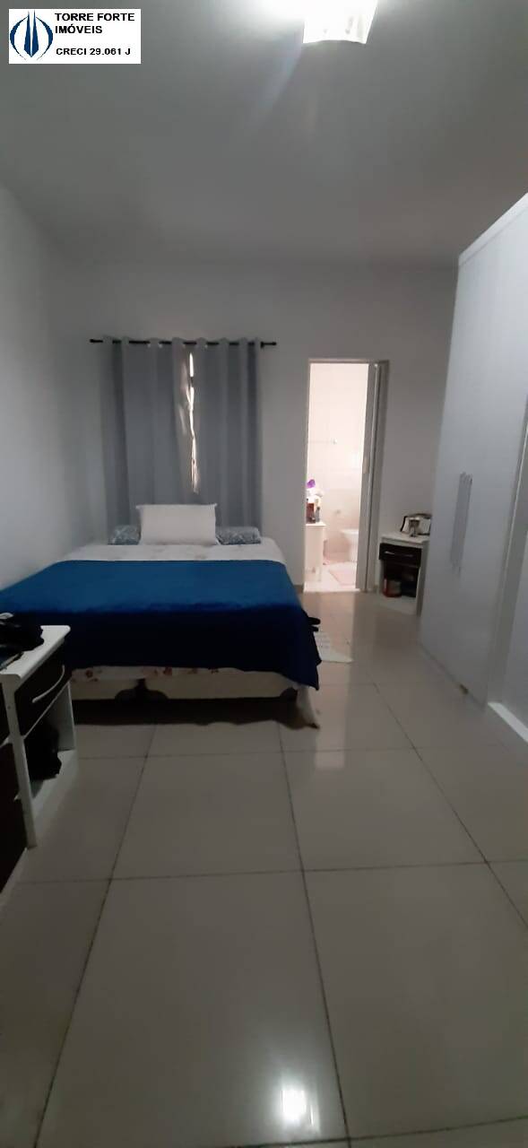 Casa à venda com 2 quartos, 184m² - Foto 11