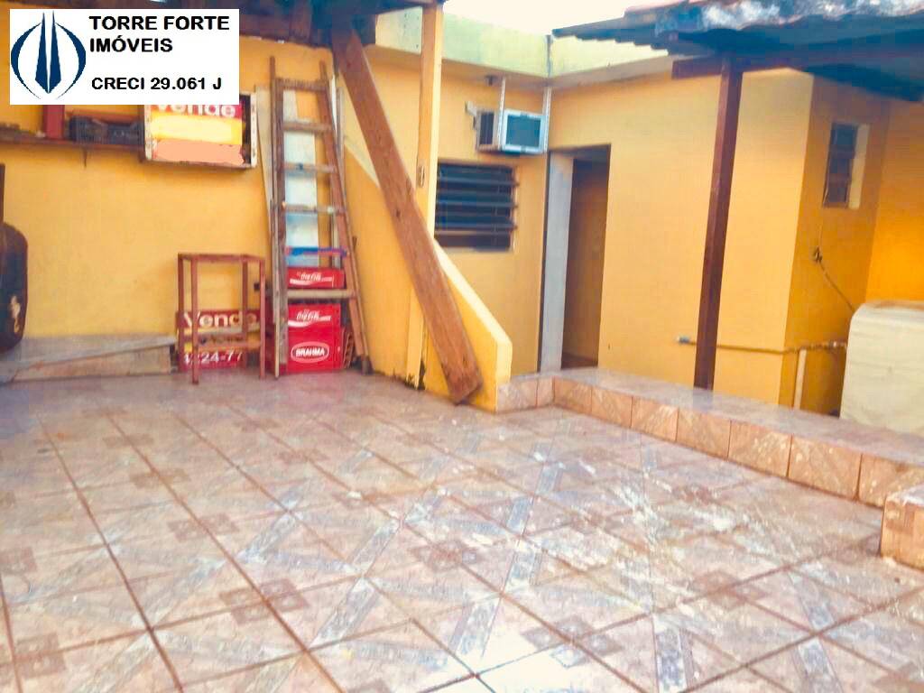 Casa à venda com 4 quartos, 320m² - Foto 13