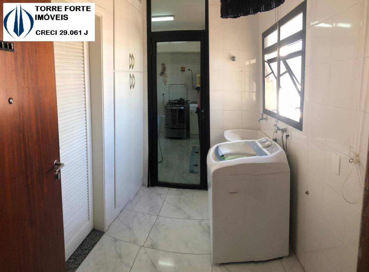 Apartamento à venda com 4 quartos, 160m² - Foto 4