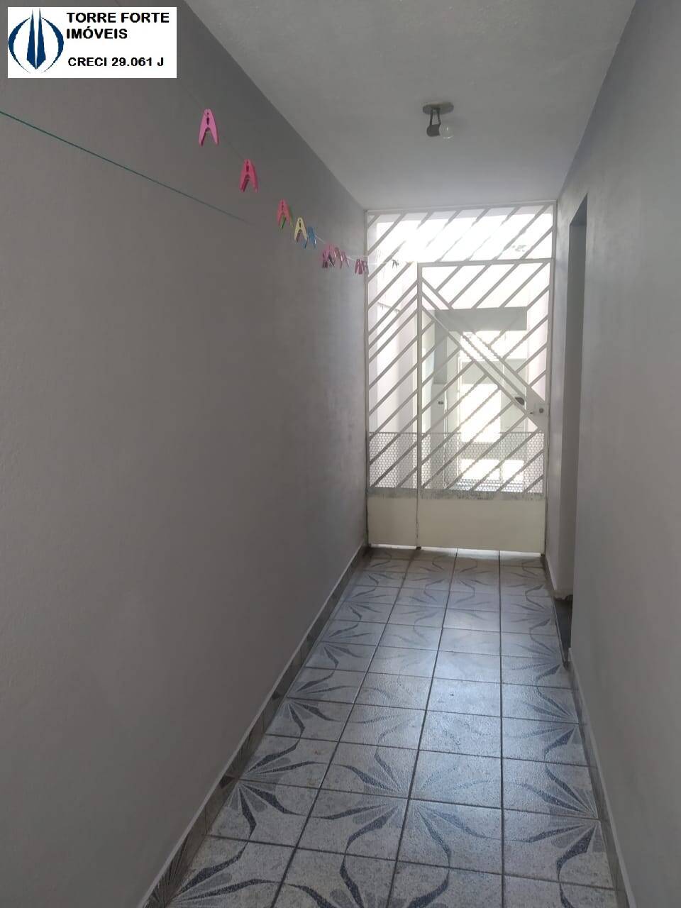 Casa à venda com 2 quartos, 170m² - Foto 11