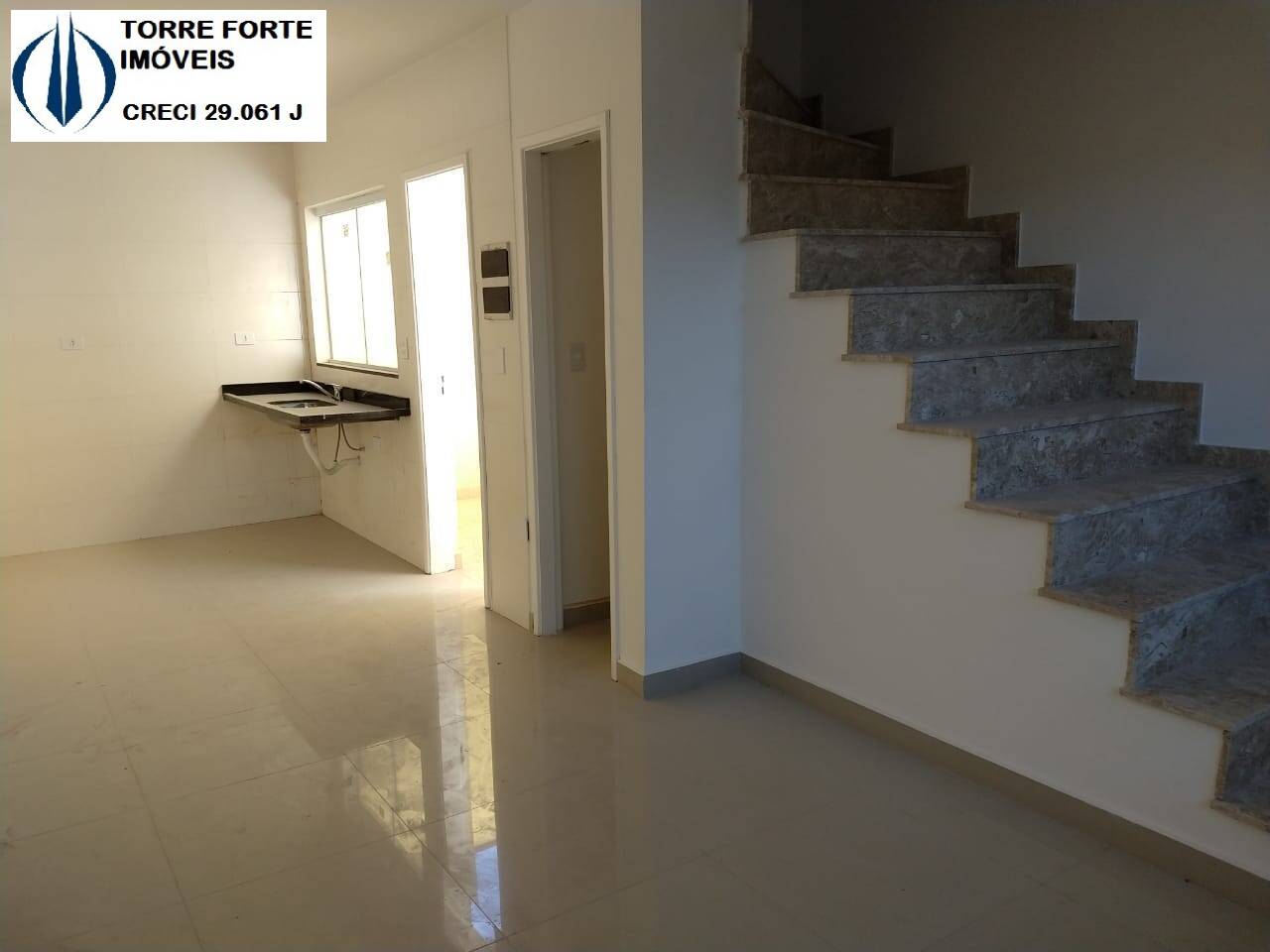 Apartamento à venda com 2 quartos, 100m² - Foto 2