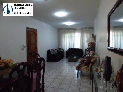 Casa à venda com 3 quartos, 196m² - Foto 2