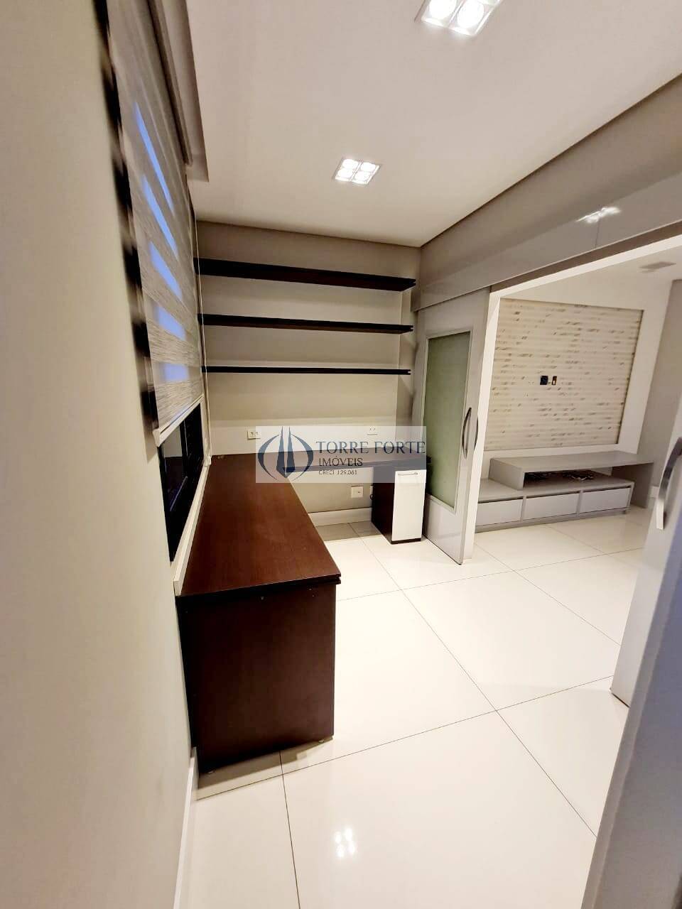 Apartamento à venda com 3 quartos, 160m² - Foto 3