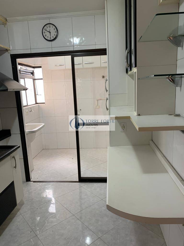 Apartamento à venda com 3 quartos, 75m² - Foto 18