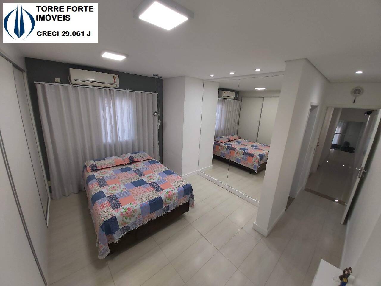 Casa à venda com 4 quartos, 301m² - Foto 12