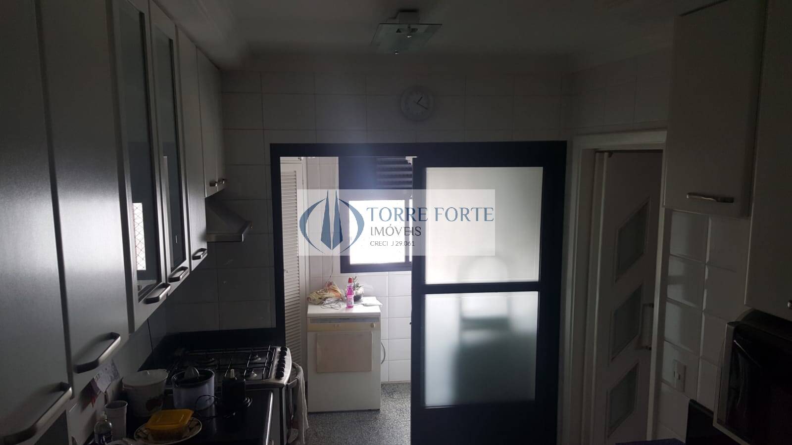 Apartamento à venda com 3 quartos, 105m² - Foto 3