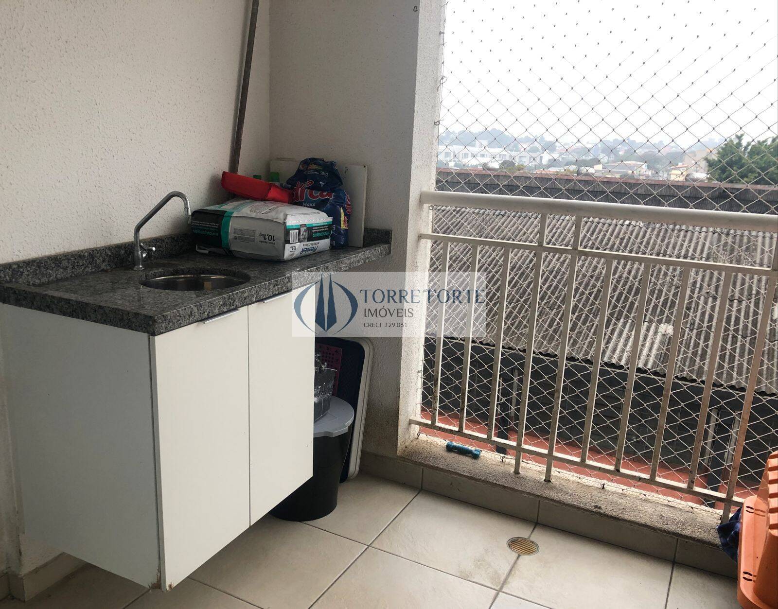 Apartamento à venda com 3 quartos, 65m² - Foto 2