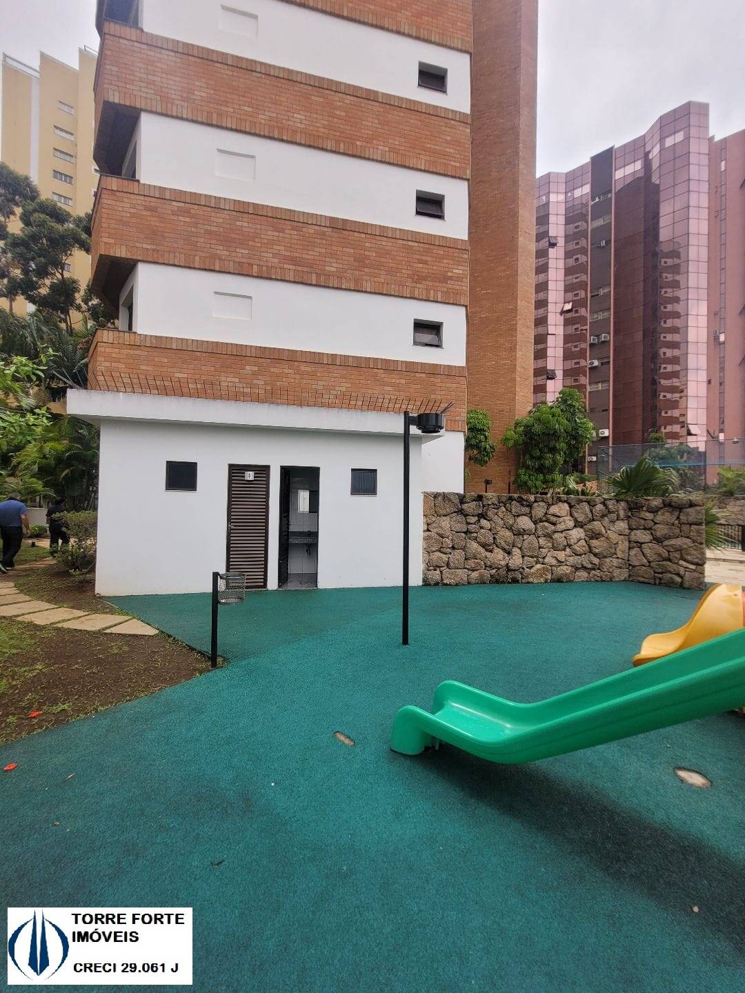 Apartamento à venda com 3 quartos, 140m² - Foto 5