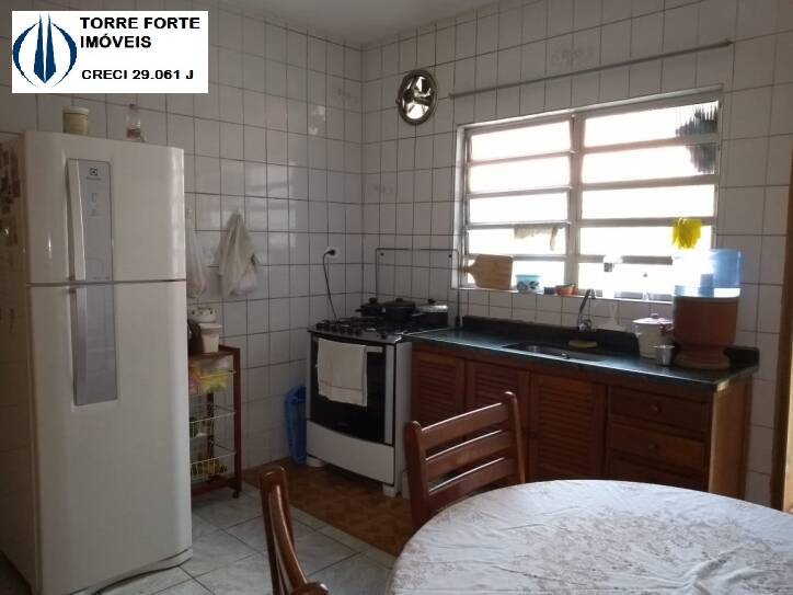 Casa à venda com 2 quartos, 100m² - Foto 3