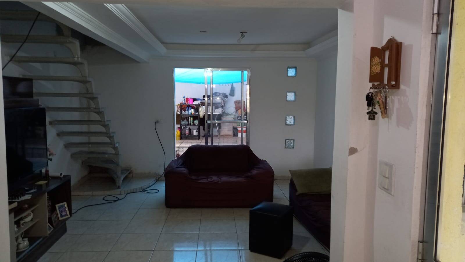 Casa à venda com 3 quartos, 120m² - Foto 1