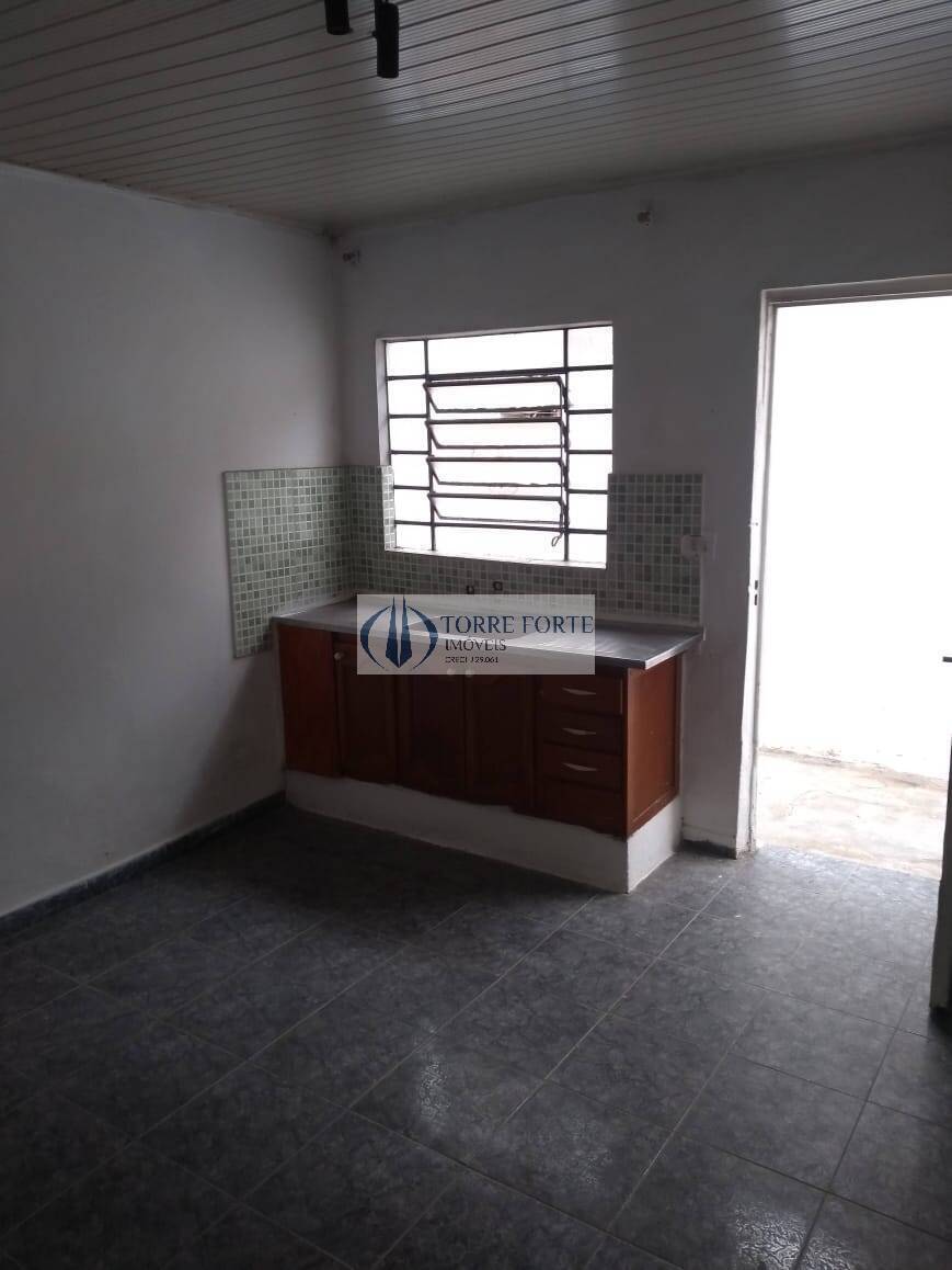 Casa à venda com 3 quartos, 230m² - Foto 2