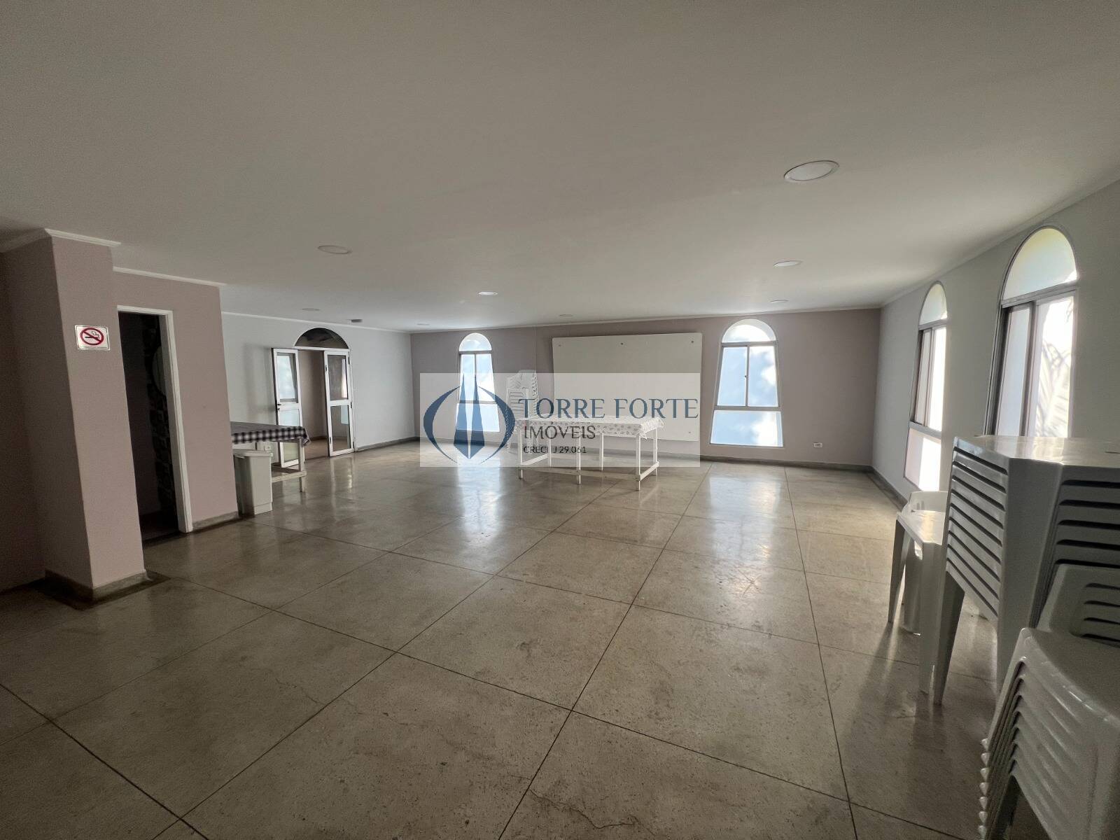 Apartamento para alugar com 2 quartos, 52m² - Foto 32