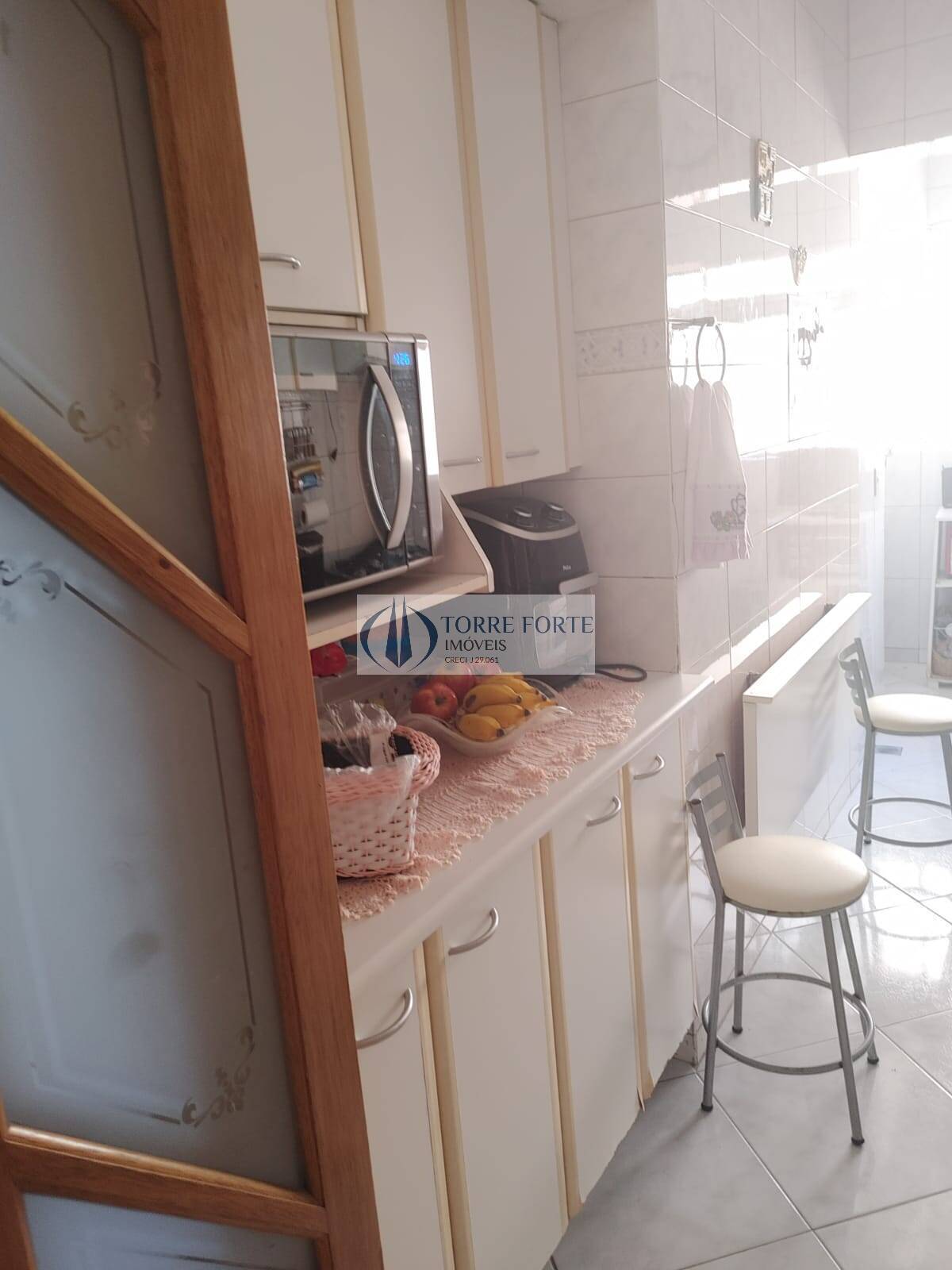 Apartamento à venda com 3 quartos, 75m² - Foto 11