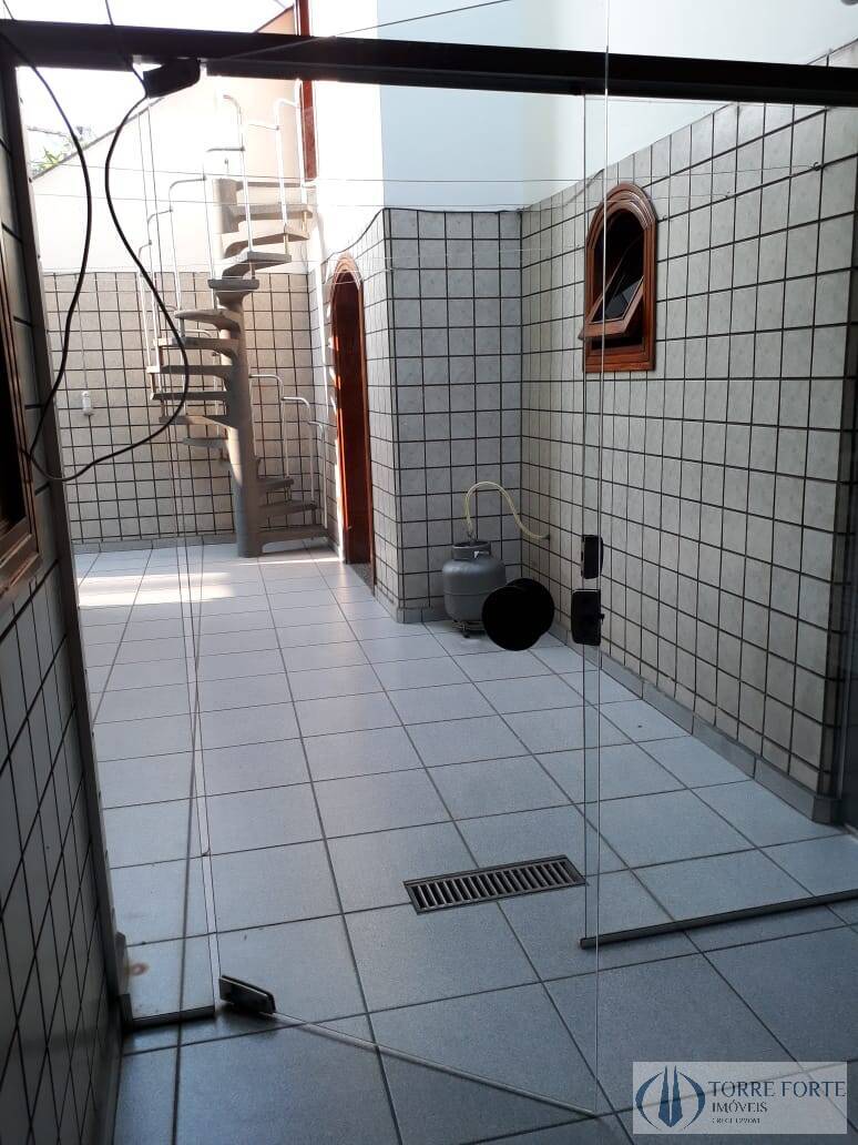 Sobrado à venda com 3 quartos, 415m² - Foto 13