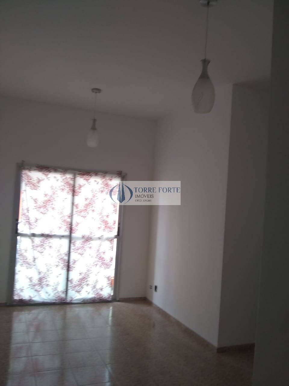 Apartamento à venda com 3 quartos, 76m² - Foto 2