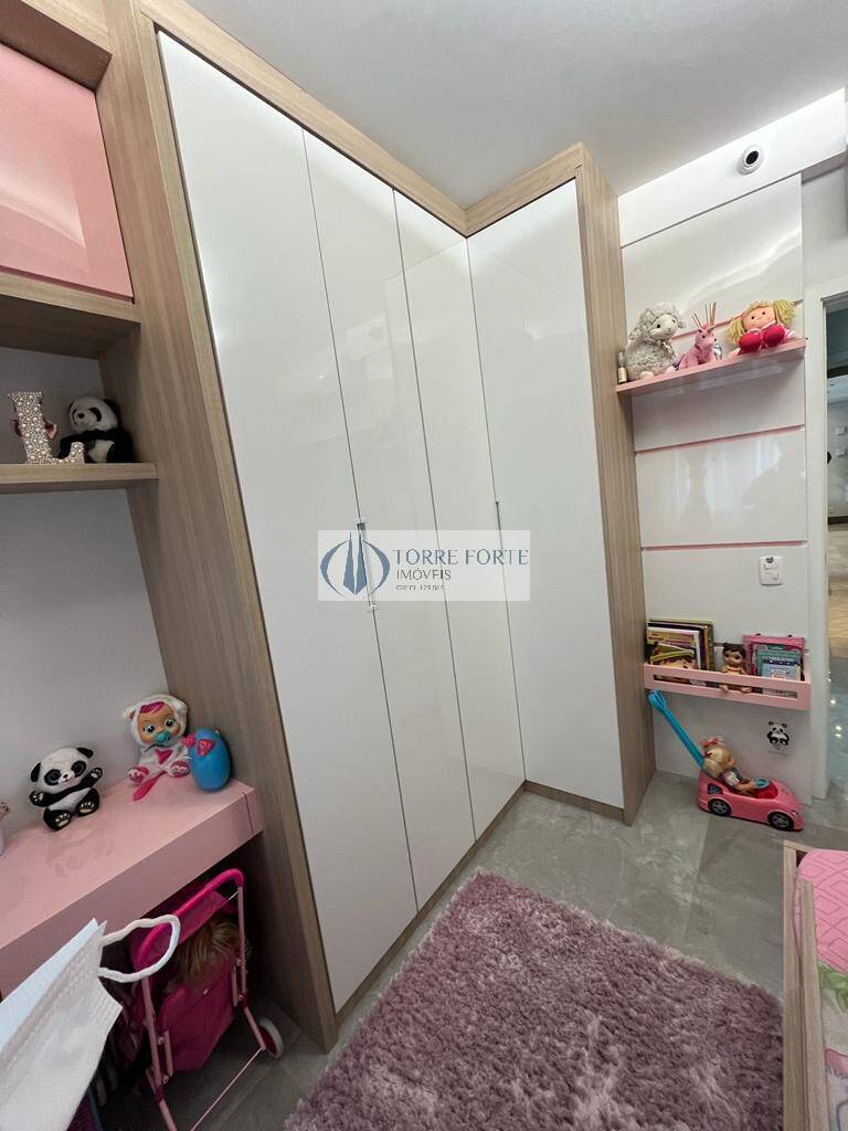 Apartamento à venda com 3 quartos, 151m² - Foto 4