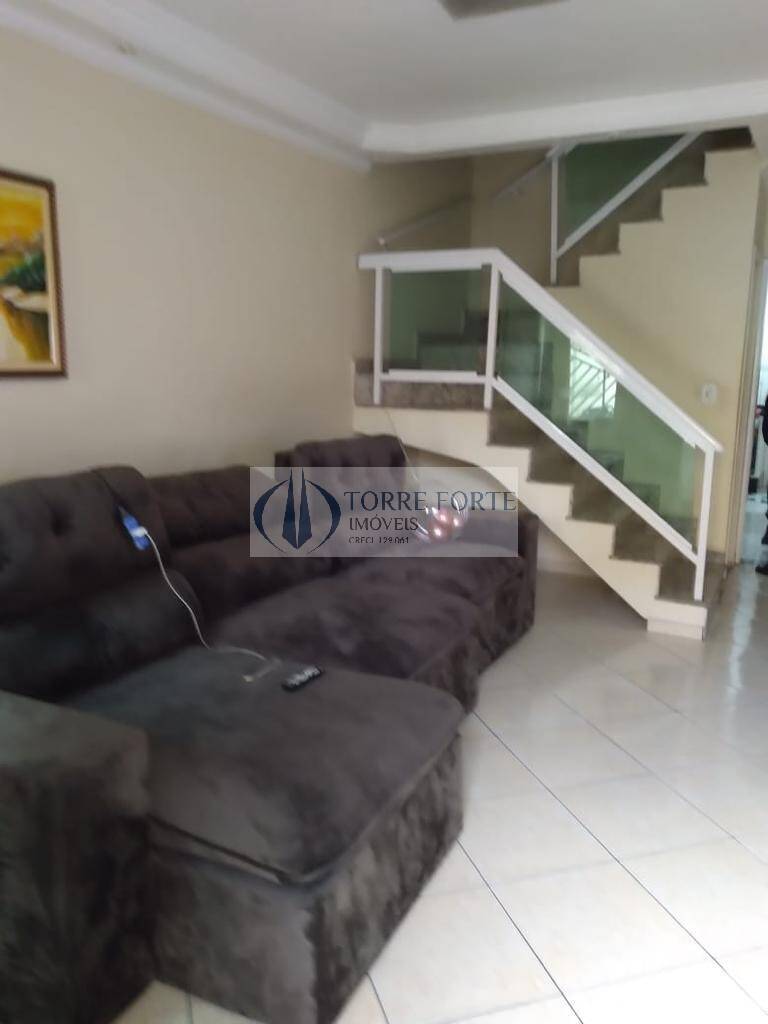 Casa à venda com 4 quartos, 100m² - Foto 1