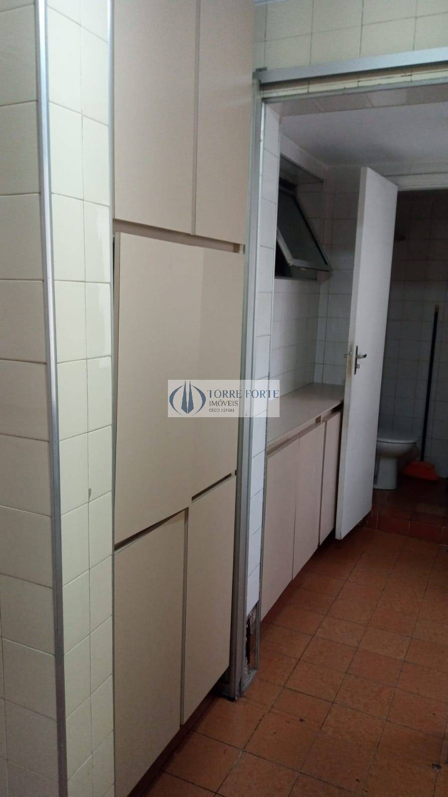 Apartamento à venda com 2 quartos, 72m² - Foto 2