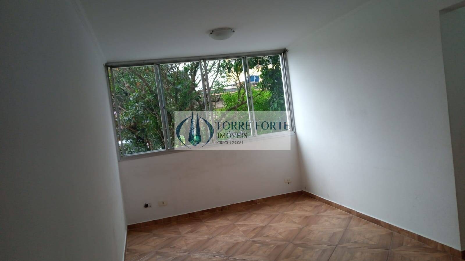 Apartamento à venda com 2 quartos, 72m² - Foto 1