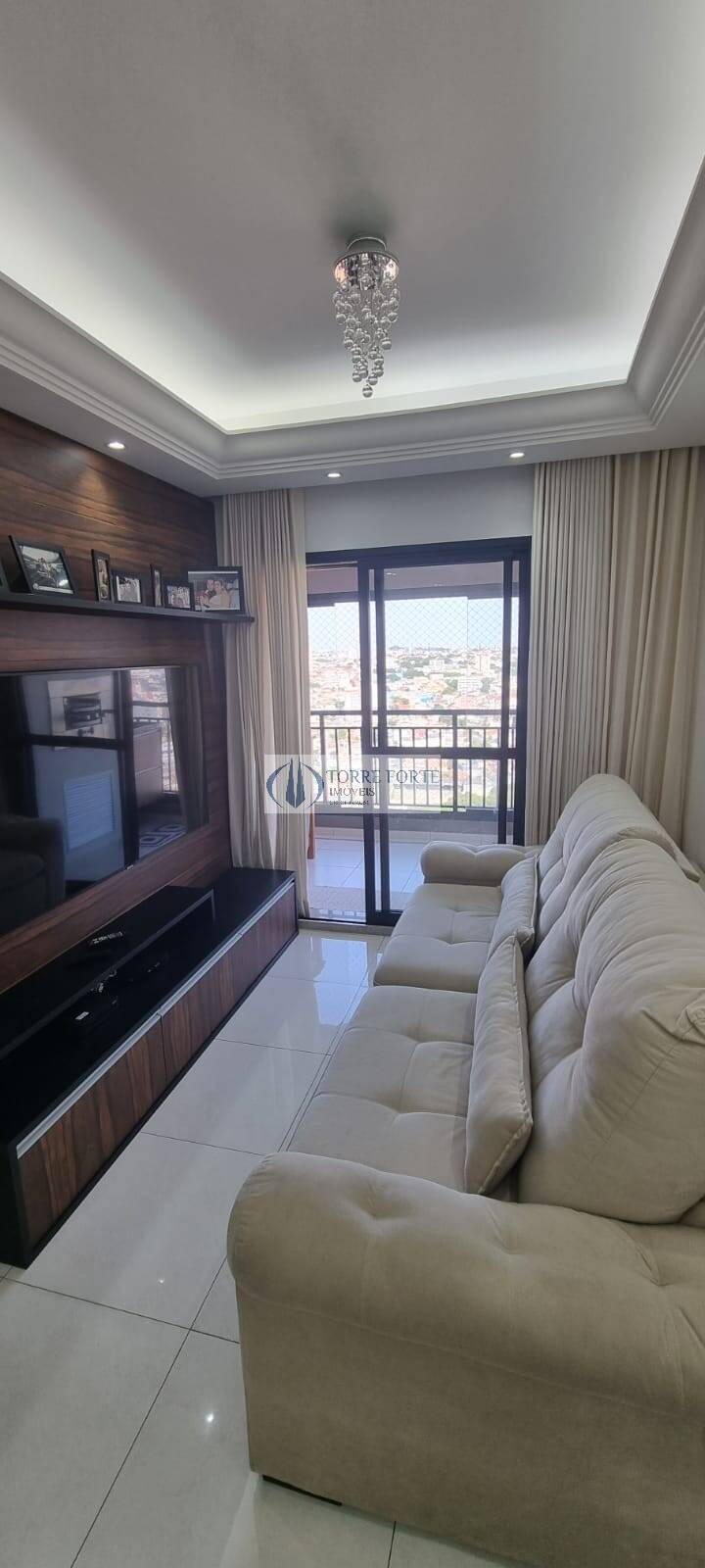 Apartamento à venda com 2 quartos, 63m² - Foto 2