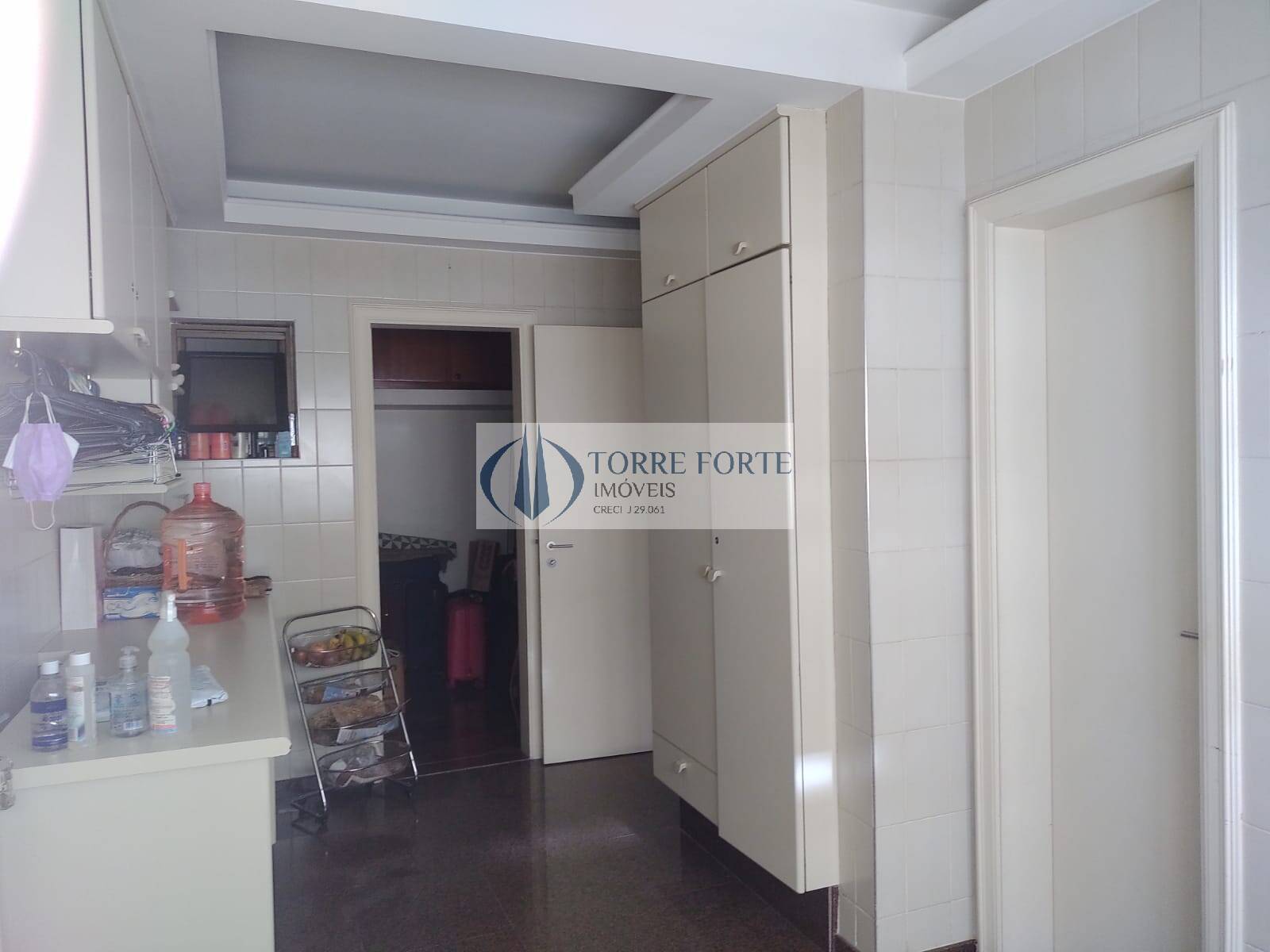 Apartamento à venda com 4 quartos, 188m² - Foto 19