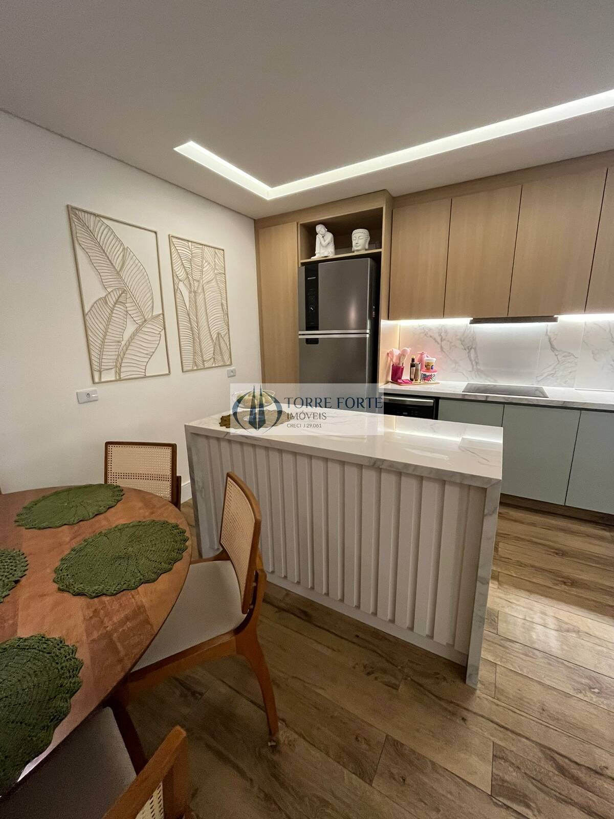 Apartamento à venda com 2 quartos, 79m² - Foto 2