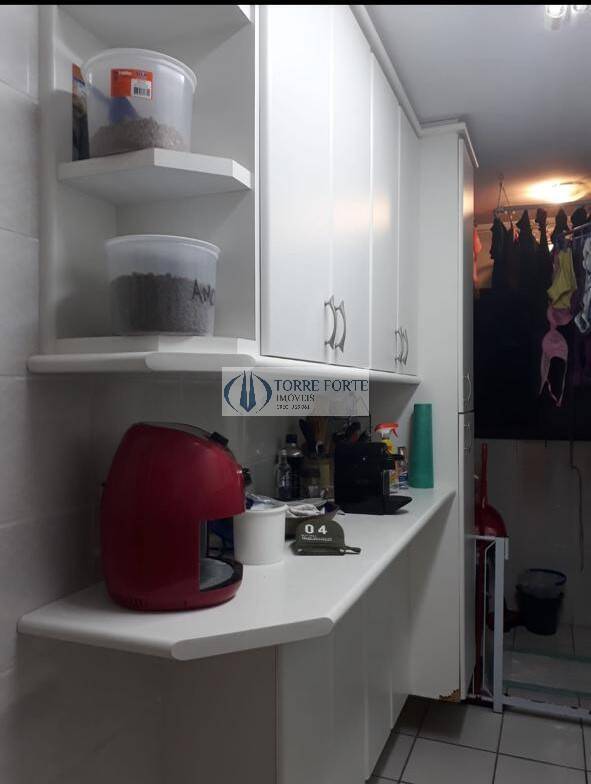 Apartamento à venda com 3 quartos, 75m² - Foto 4