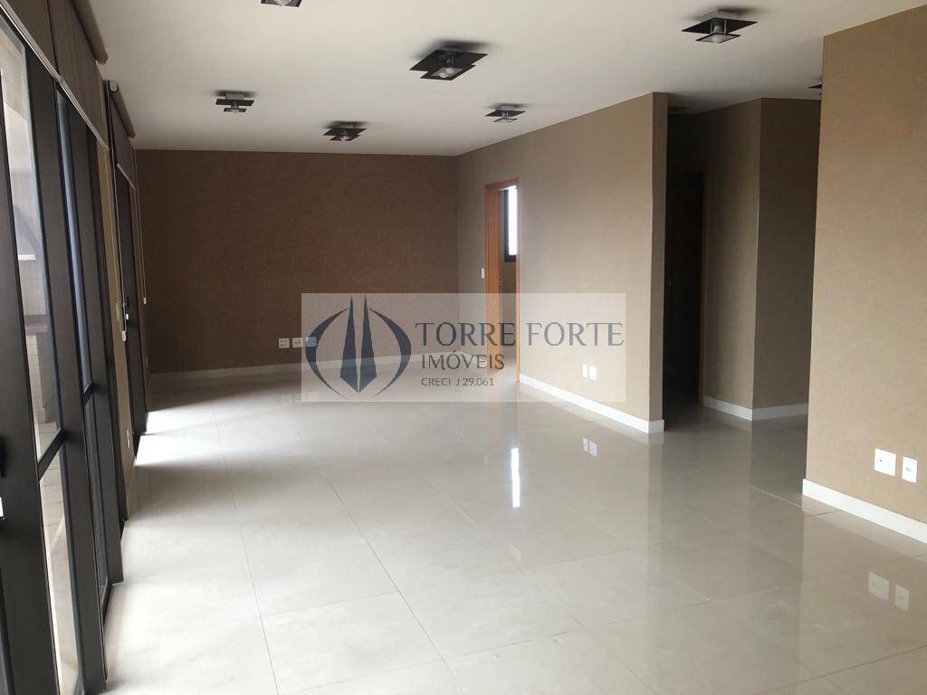 Apartamento à venda com 4 quartos, 208m² - Foto 1