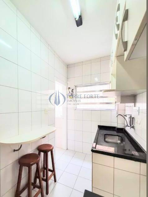 Apartamento à venda com 2 quartos, 70m² - Foto 3