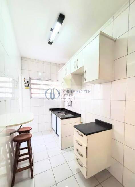 Apartamento à venda com 2 quartos, 70m² - Foto 2