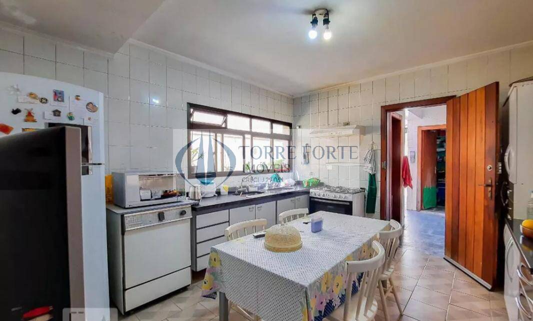 Casa à venda com 4 quartos, 313m² - Foto 10