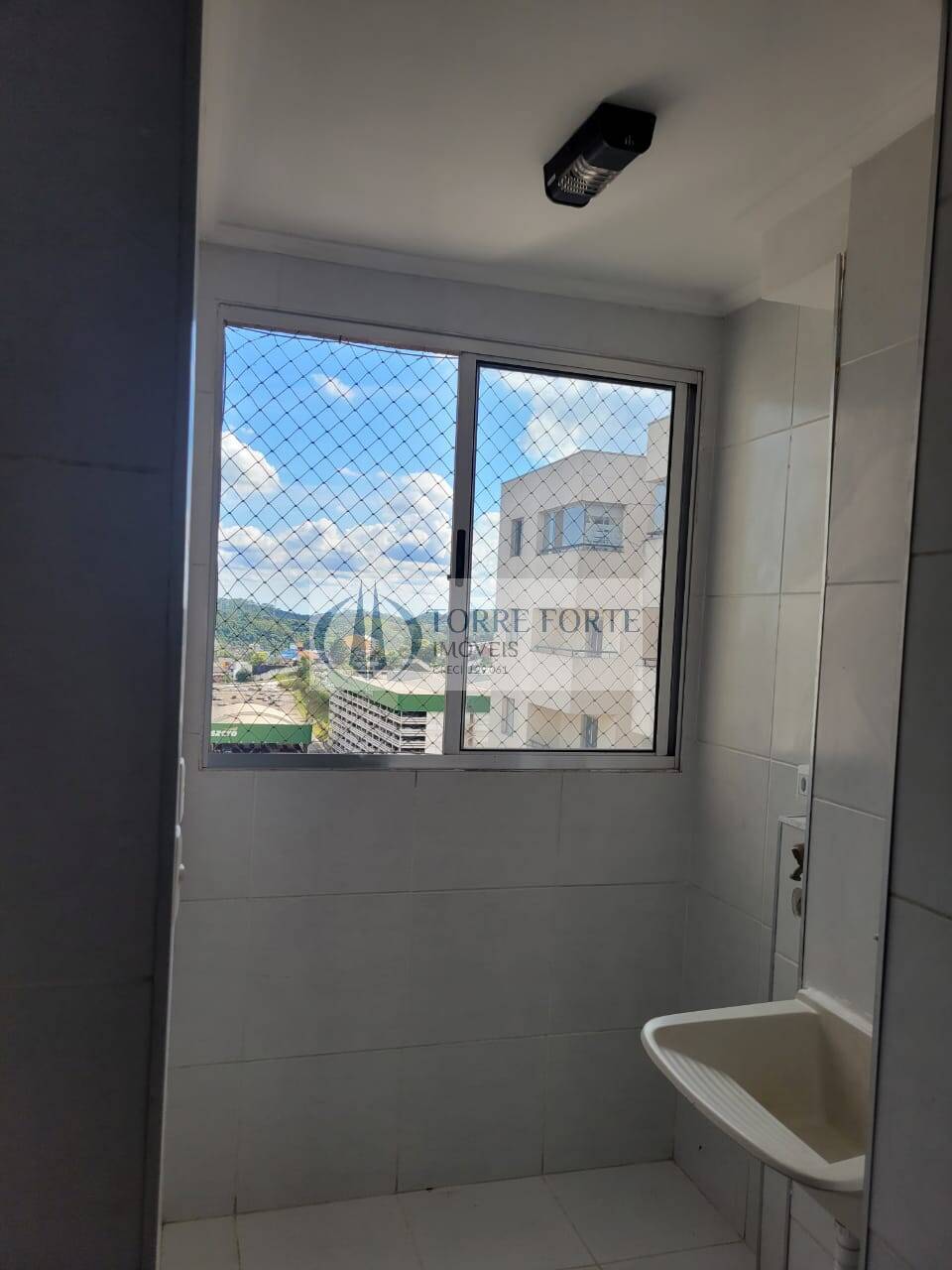 Apartamento à venda com 2 quartos, 64m² - Foto 7