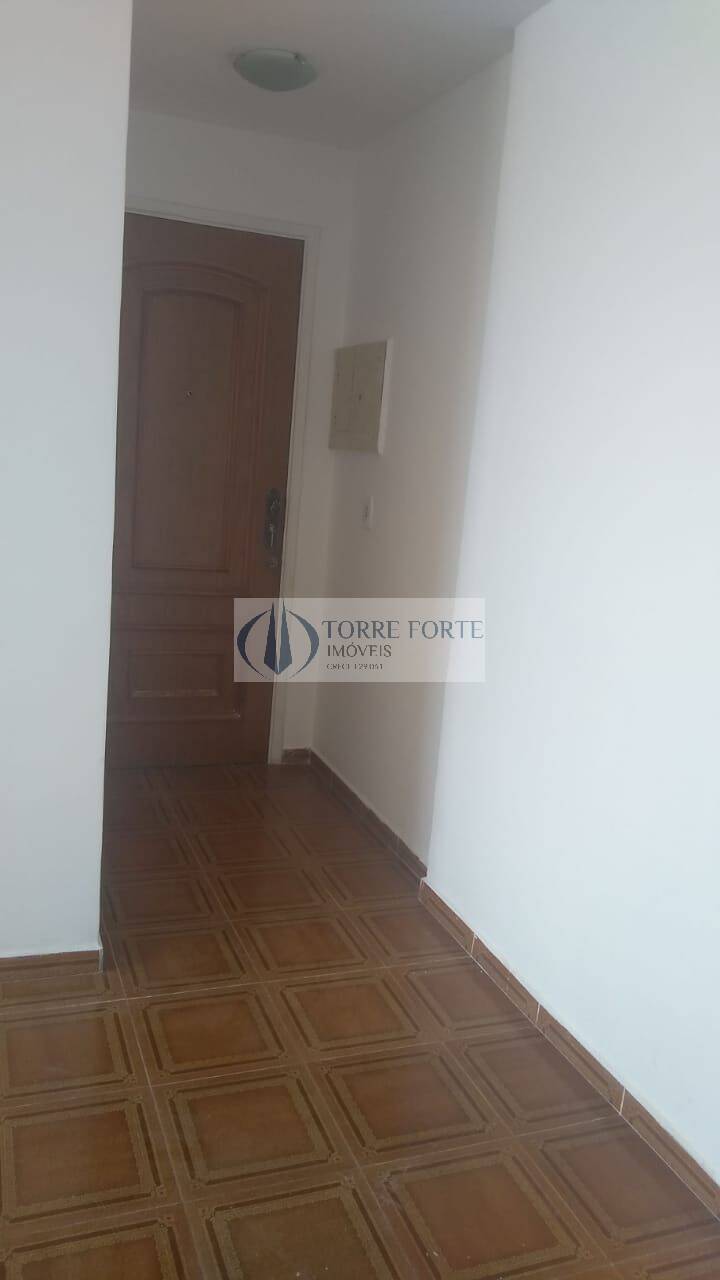 Apartamento à venda com 2 quartos, 62m² - Foto 4