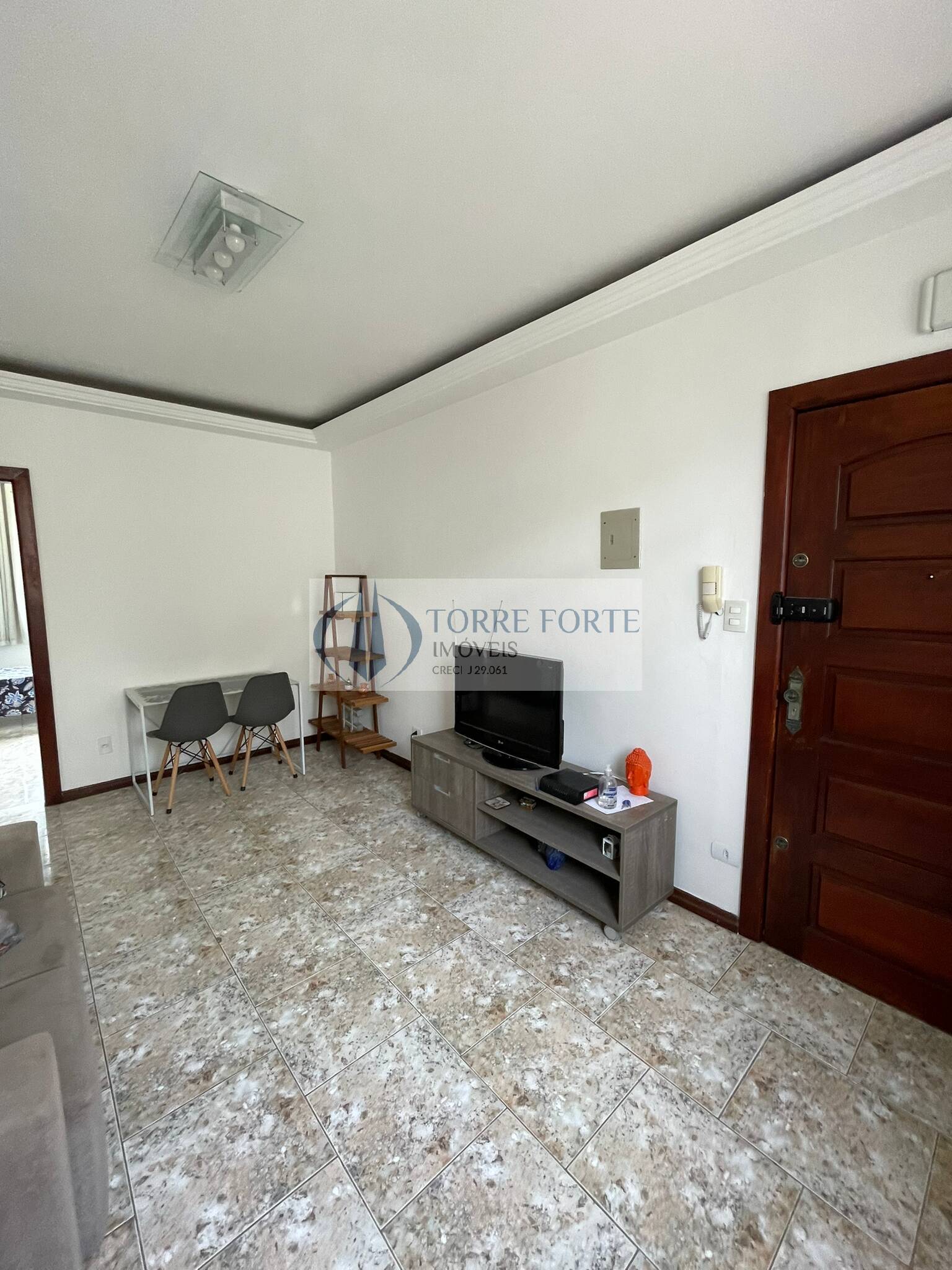 Apartamento à venda com 3 quartos, 96m² - Foto 2