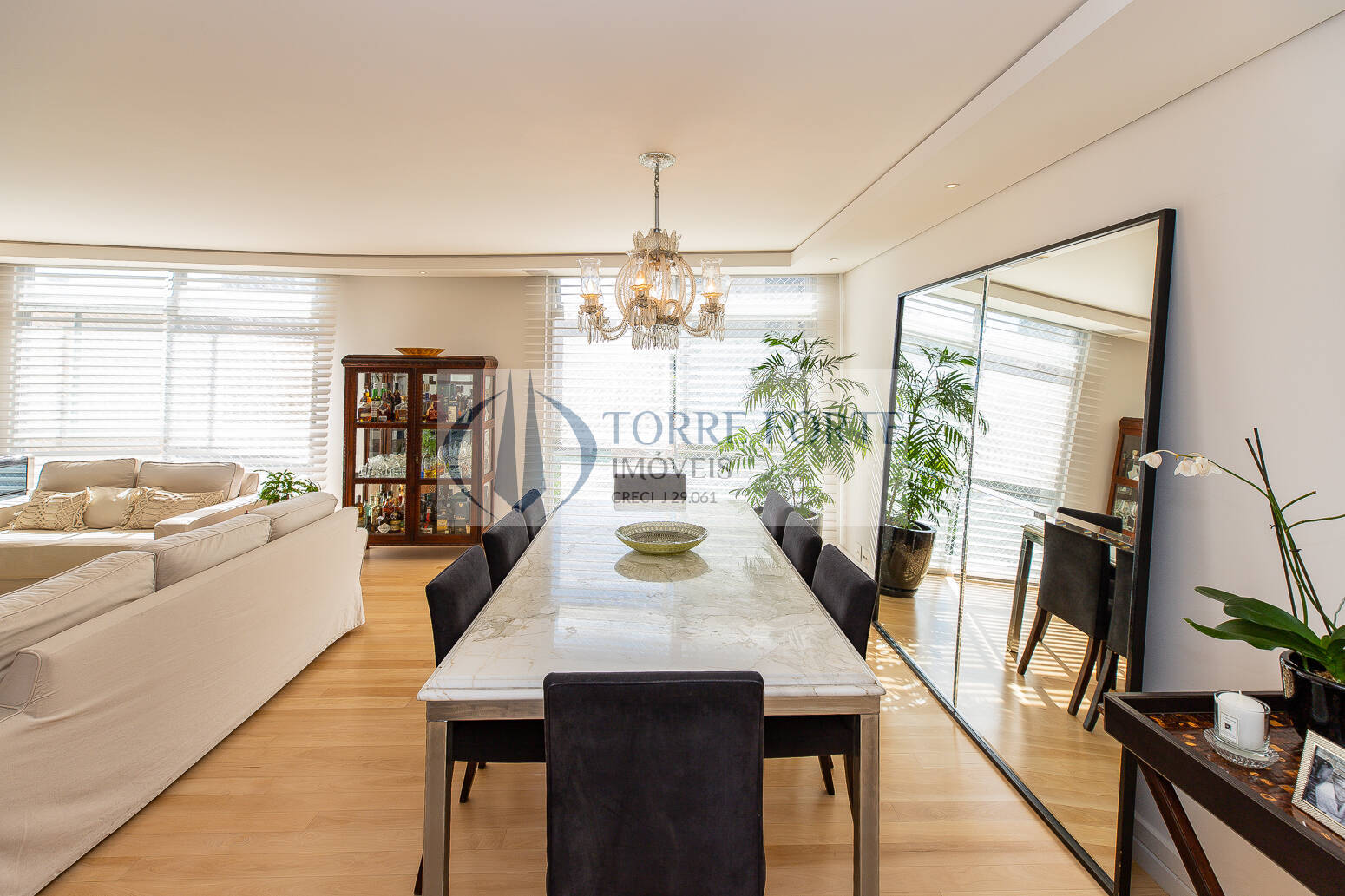 Apartamento à venda com 3 quartos, 152m² - Foto 1