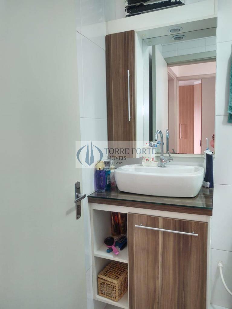 Apartamento à venda com 2 quartos, 70m² - Foto 2