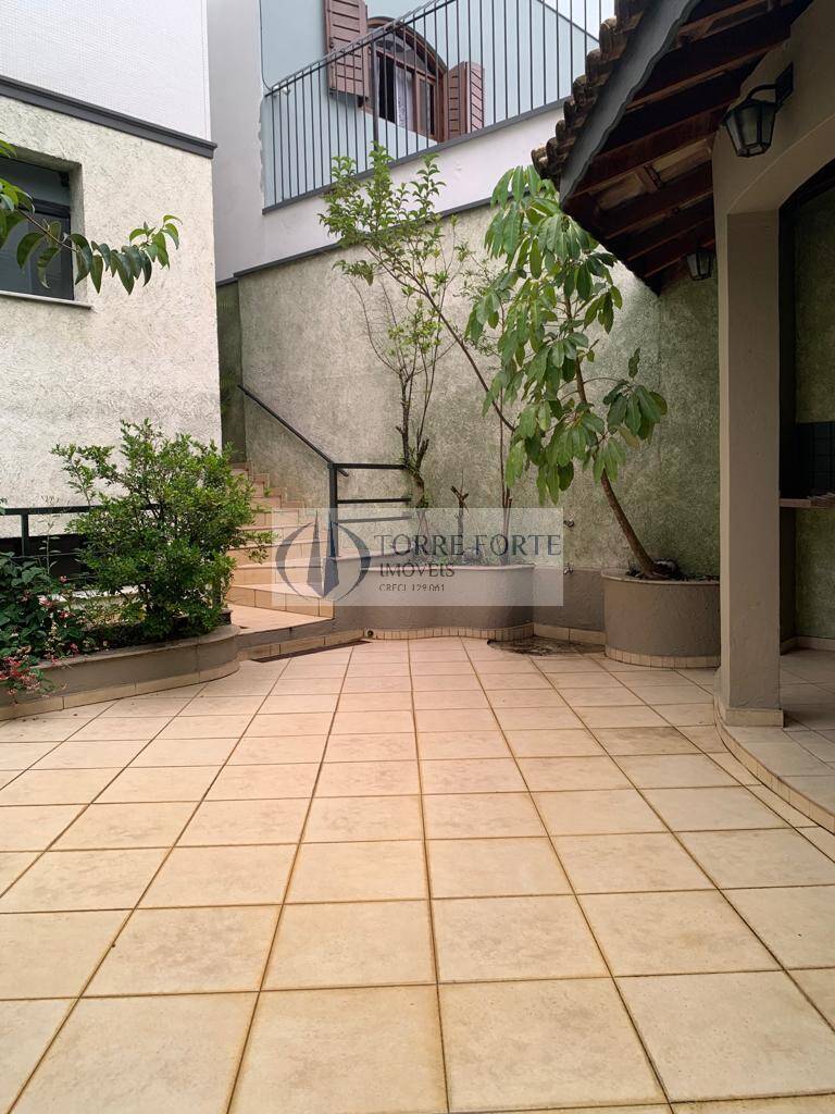 Casa à venda com 3 quartos, 250m² - Foto 14