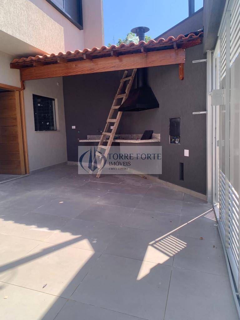 Casa à venda com 2 quartos, 80m² - Foto 1