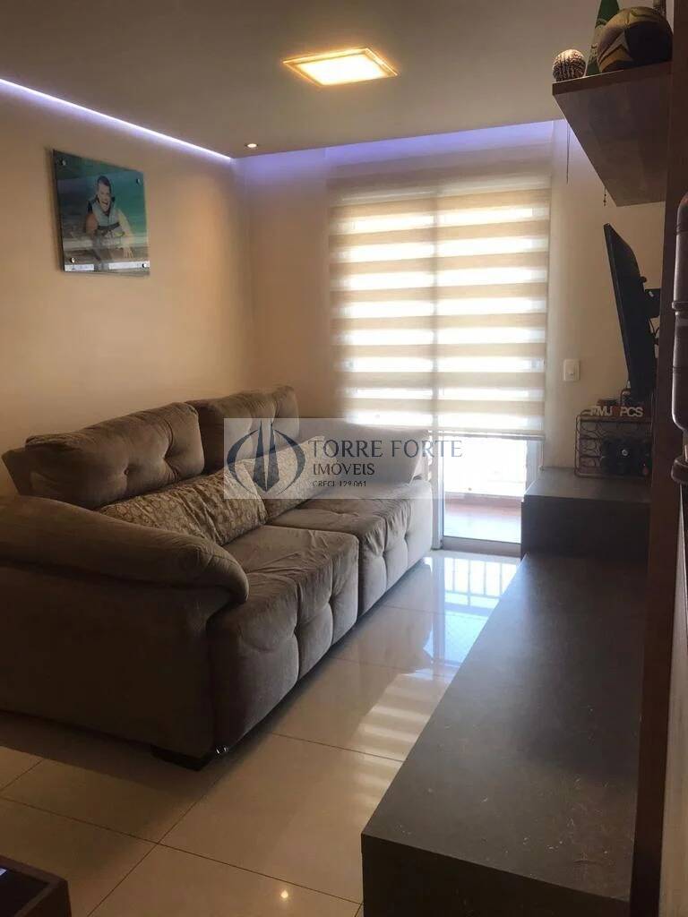 Apartamento à venda com 2 quartos, 64m² - Foto 1