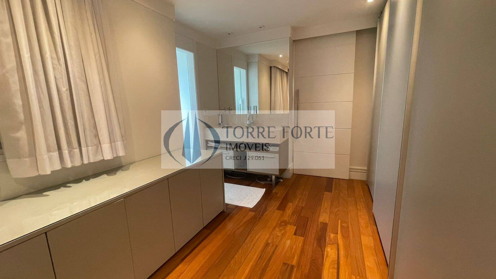 Apartamento à venda com 3 quartos, 124m² - Foto 4