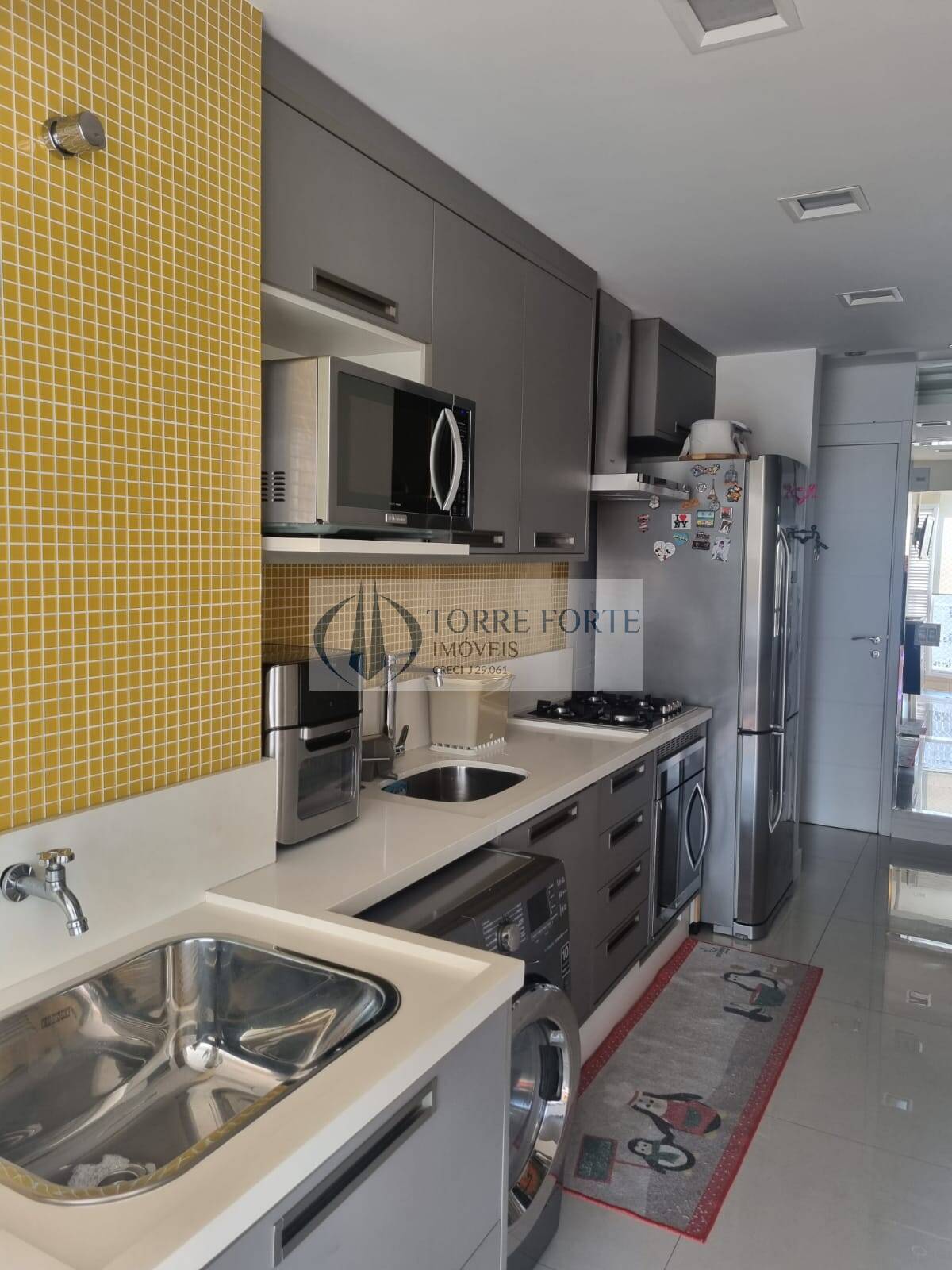 Apartamento à venda com 2 quartos, 68m² - Foto 3