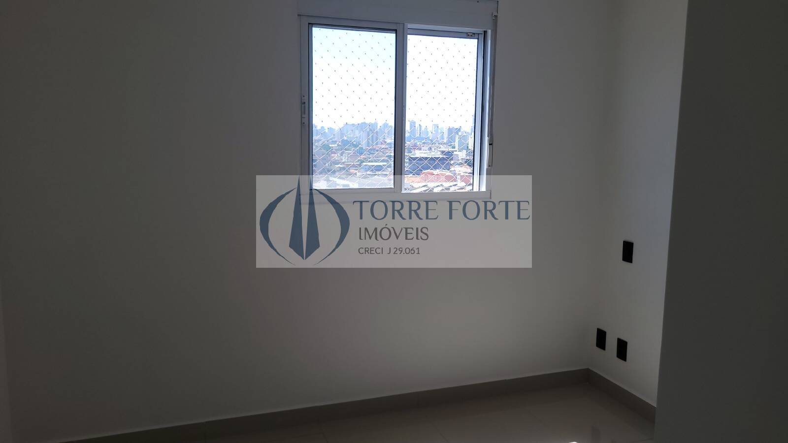 Apartamento à venda com 3 quartos, 75m² - Foto 2