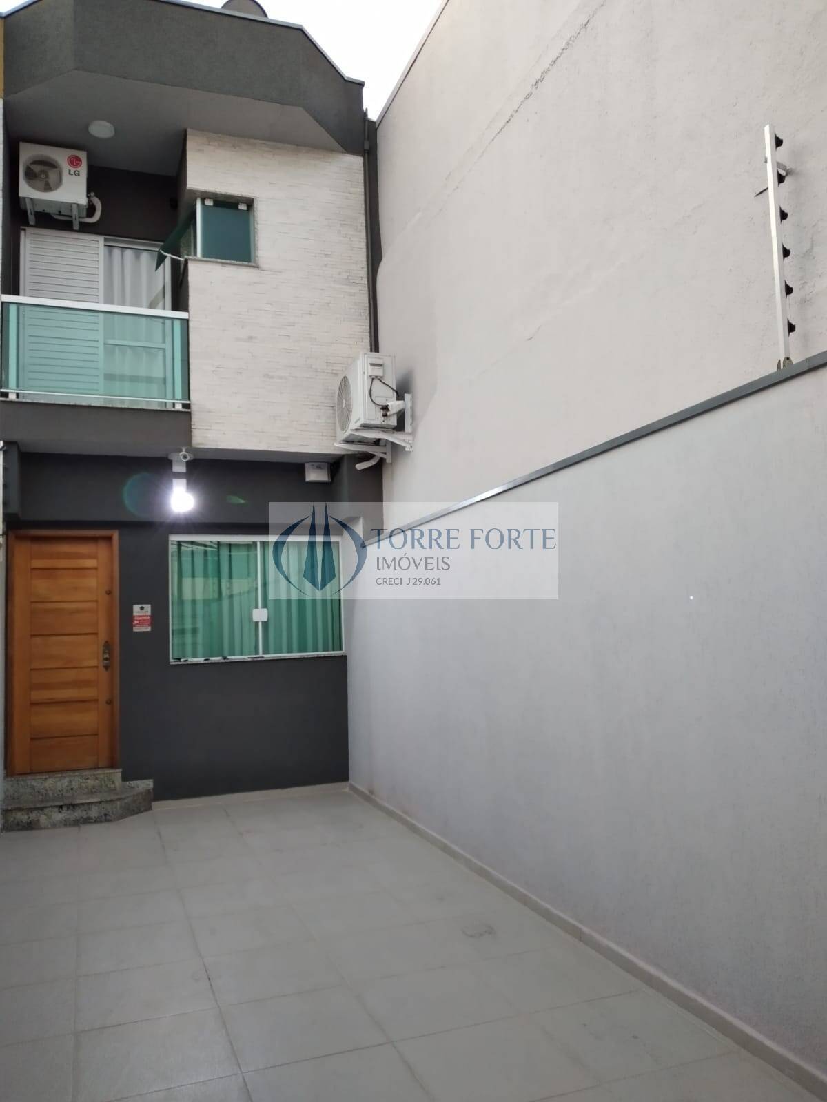 Sobrado à venda com 2 quartos, 84m² - Foto 1