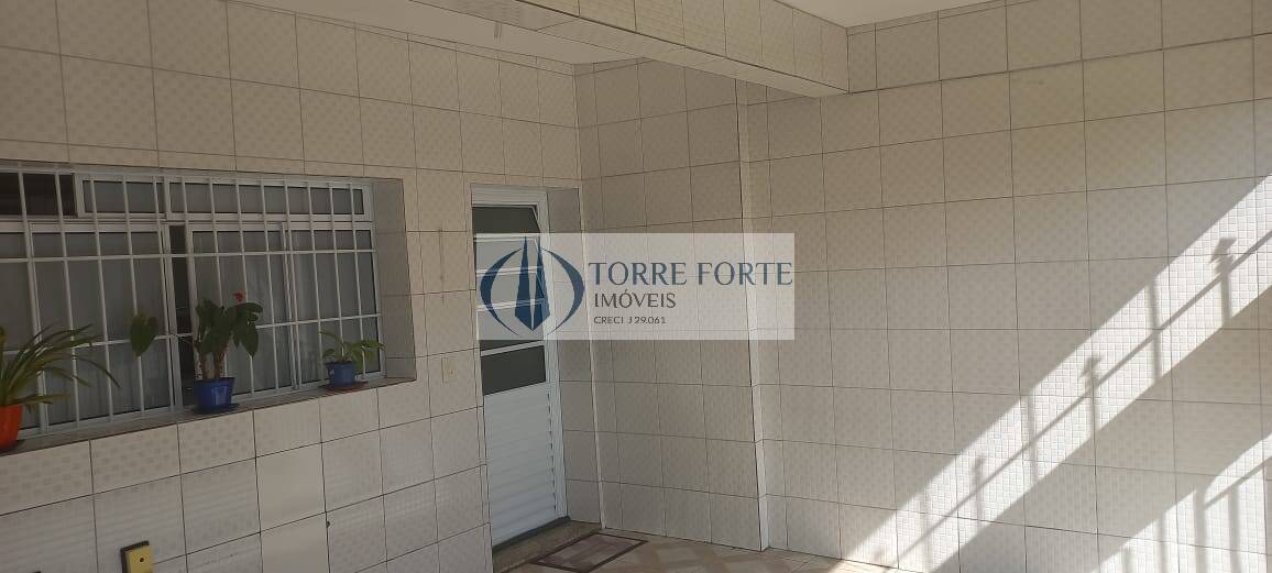 Sobrado para alugar com 4 quartos, 114m² - Foto 2