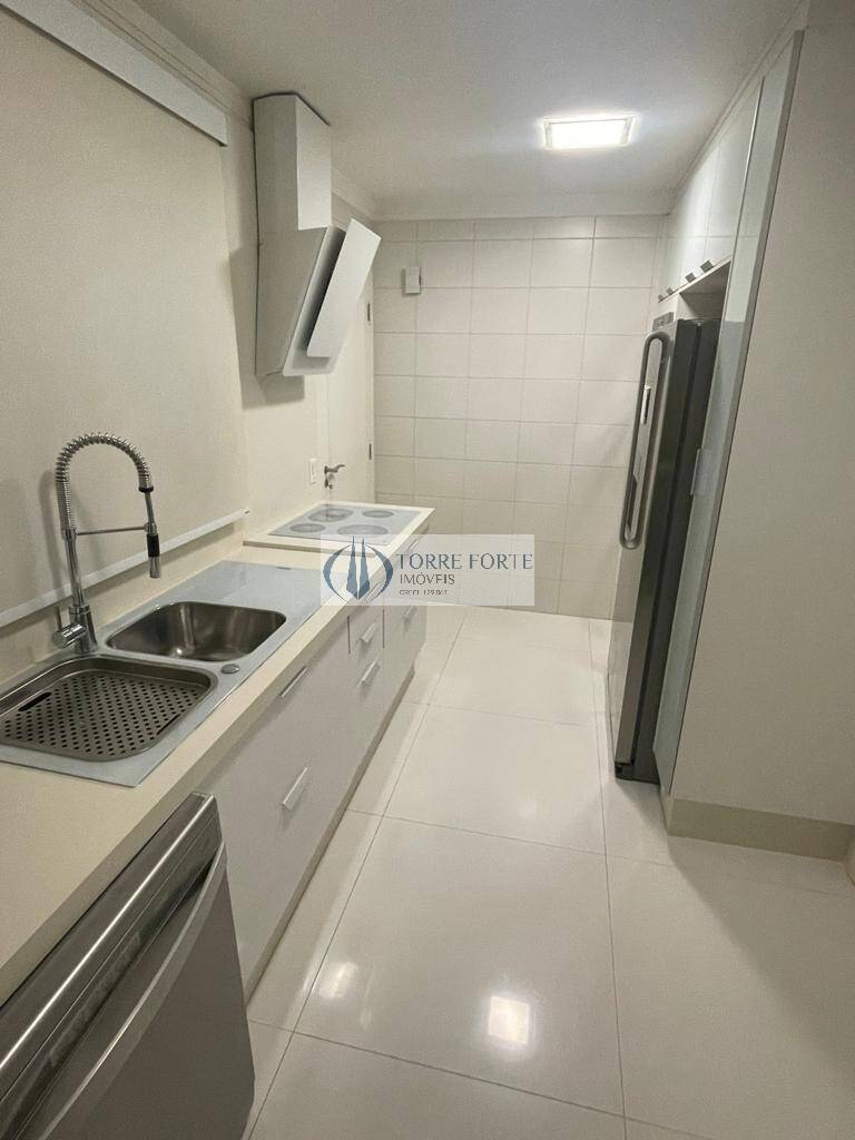 Apartamento à venda com 3 quartos, 152m² - Foto 6