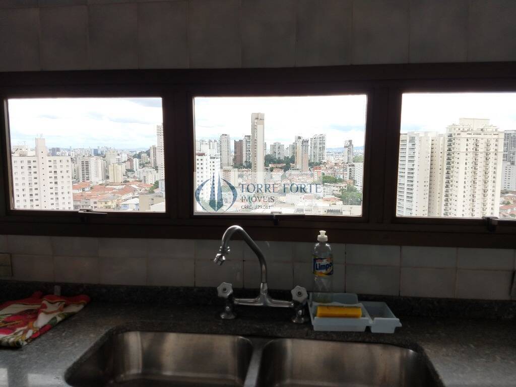 Apartamento à venda com 4 quartos, 211m² - Foto 2