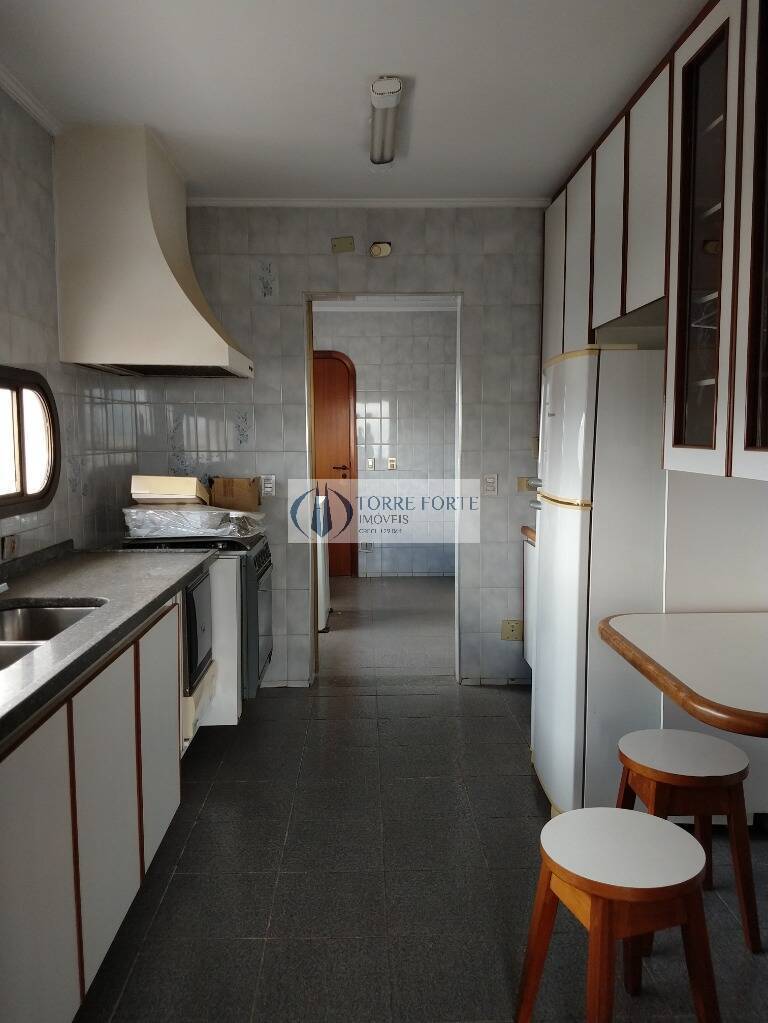 Apartamento à venda com 4 quartos, 211m² - Foto 20