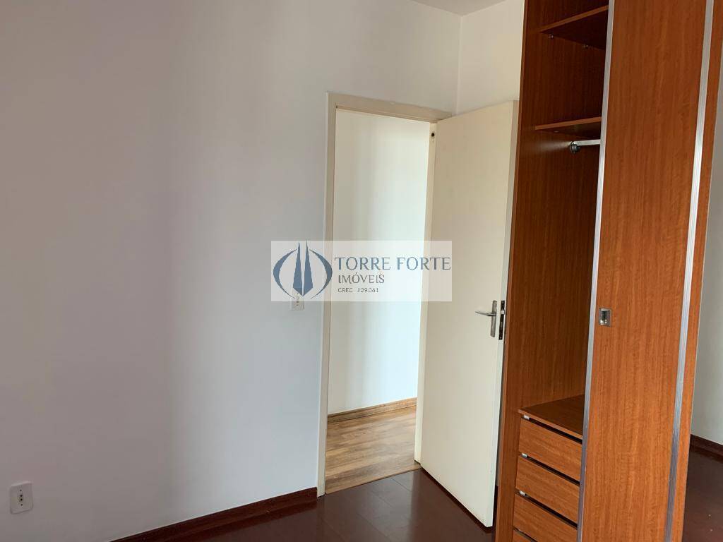 Apartamento à venda com 2 quartos, 70m² - Foto 10