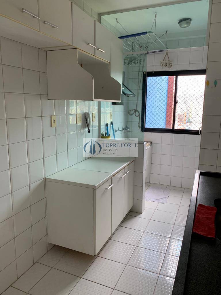 Apartamento à venda com 2 quartos, 70m² - Foto 2