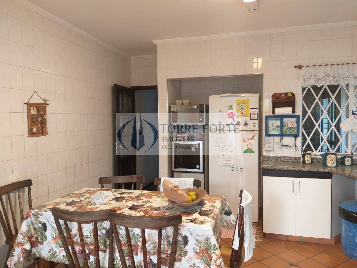 Casa à venda com 3 quartos, 198m² - Foto 25